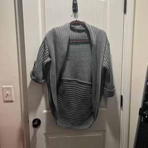 Thick grey sweater! The Limited Size L